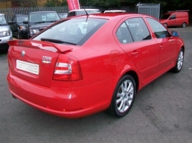 SPOILER POSTERIORE SUL COFANO SKODA