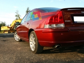 POSTERIORE SUL COFANO VOLVO S60 SPO